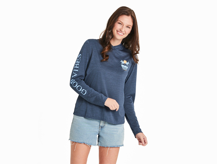 Life Is Good Women's Small Palms Long Sleeve Sun Crusher Hoodie - Darkest Blue